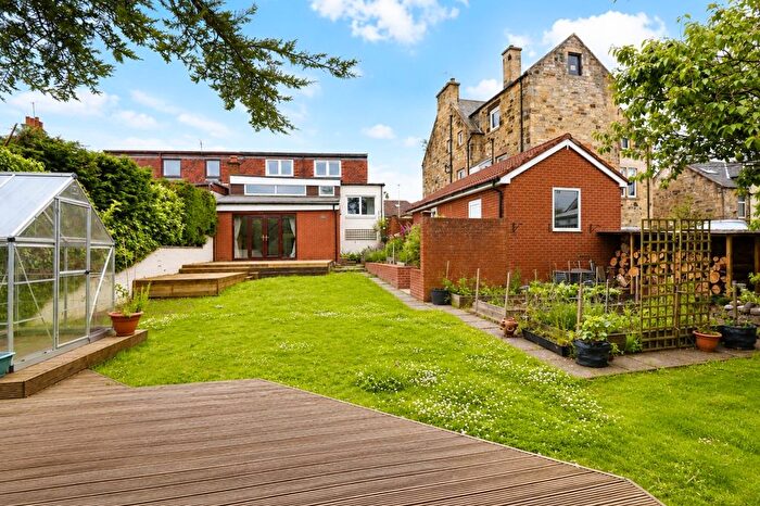 4 Bedroom Semi-detached House For Sale In Weir Street, Falkirk, FK1