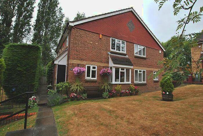 1 Bedroom Town House To Rent In Waterloo Rise, Reading, RG2