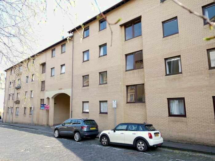 2 Bedroom Flat To Rent In Gilmours Entry, Newington, Edinburgh, EH8