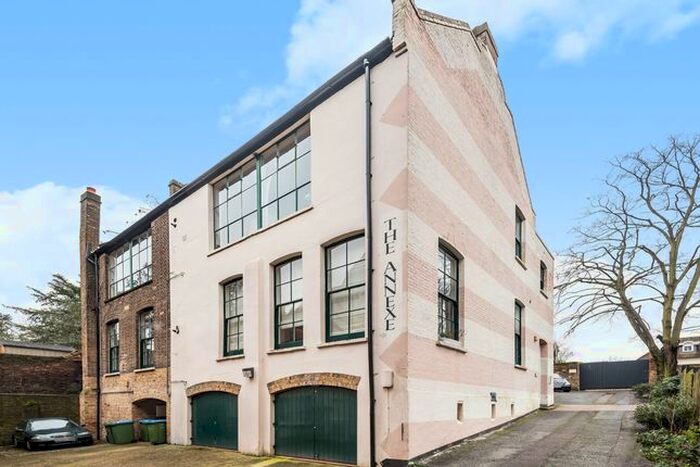 2 Bedroom Flat To Rent In Bennett Park, London, SE3