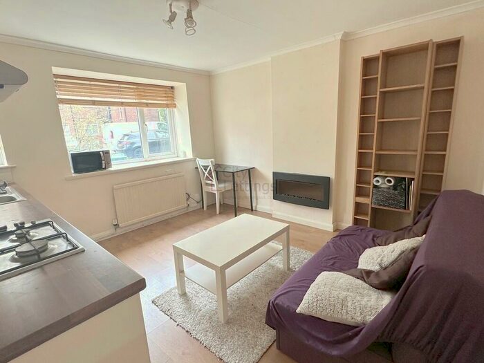 1 Bedroom Flat To Rent In Petersham Mews, Nottingham, NG7
