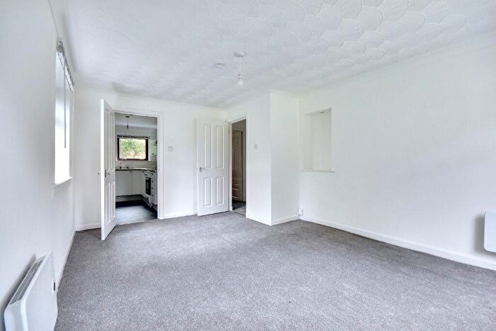 2 Bedroom Flat To Rent In Kilcreggan View, Inverclyde, Greenock, PA15