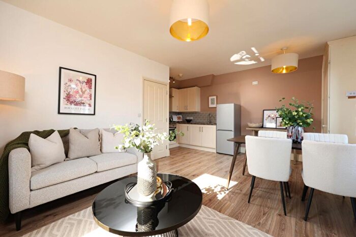 2 Bedroom Flat For Sale In Flat, Downend Road, Bristol, BS7
