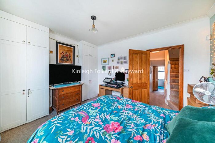 3 Bedroom Terraced House For Sale In Stanley Road, Bounds Green, N11