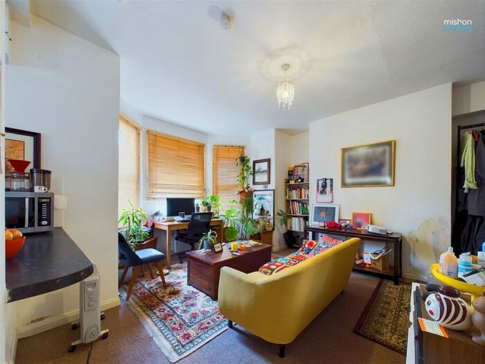 Studio To Rent In Wilbury Road, Hove, BN3