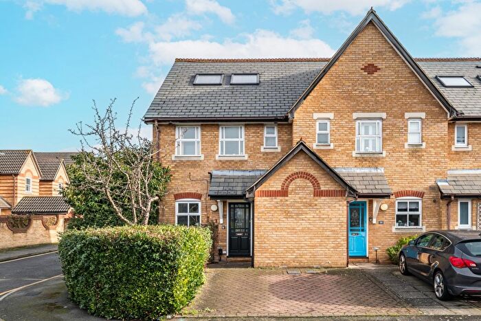 4 Bedroom End Of Terrace House To Rent In Wycliffe Road, London, SW11