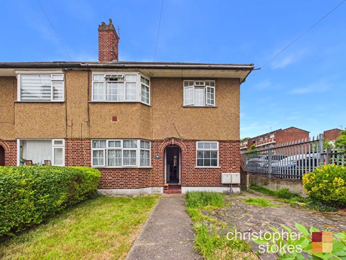 2 Bedroom Maisonette To Rent In Cuba Drive, Enfield, Greater London, EN3