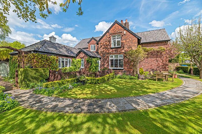 5 Bedroom Detached House For Sale In Stretton Road, Stretton, Warrington, WA4