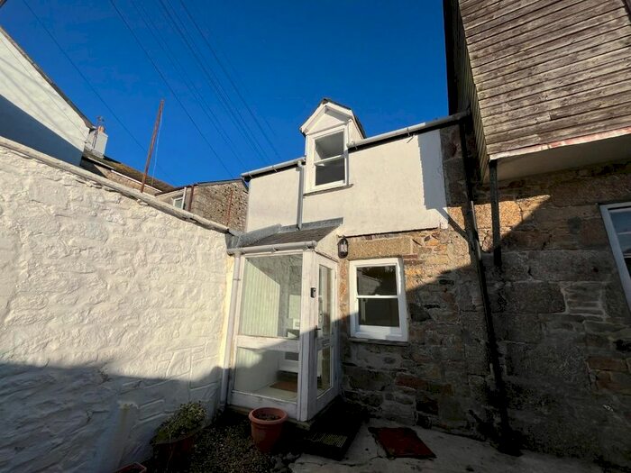 2 Bedroom Property To Rent In Alverton Terrace, Penzance, TR18