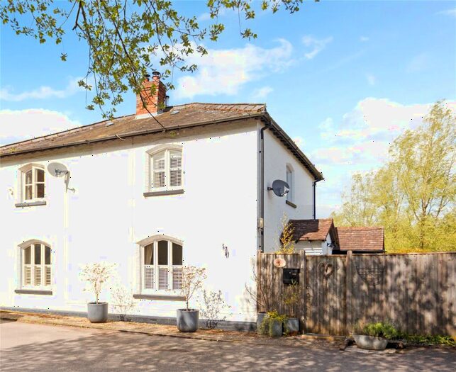 2 Bedroom Semi-Detached House For Sale In Station Road, Petworth, West Sussex, GU28