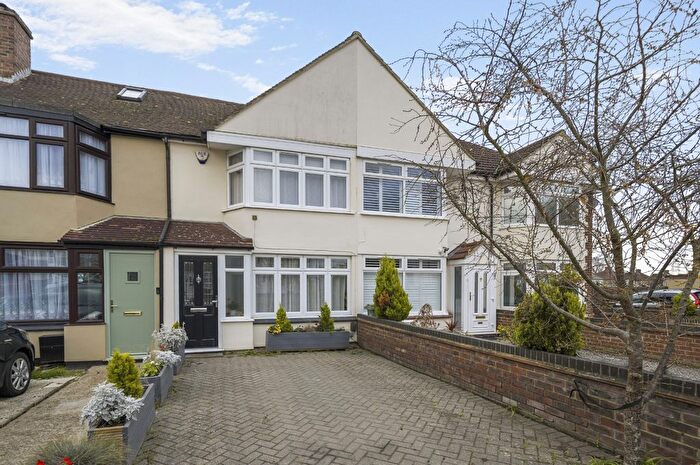 2 Bedroom Terraced House For Sale In Harcourt Avenue, Sidcup, DA15