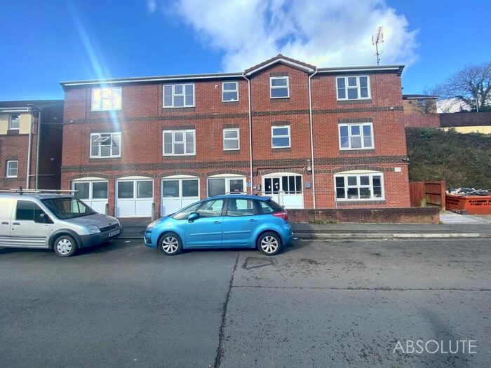 1 Bedroom Flat To Rent In Bradley Lane, Newton Abbot, TQ12