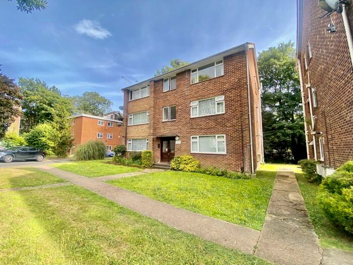 1 Bedroom Apartment To Rent In Barnfield Court, Southampton, SO19