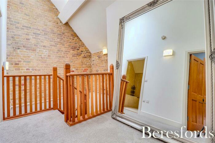 2 Bedroom Duplex For Sale In Myers Court, The Galleries, CM14