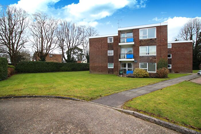 2 Bedroom Flat To Rent In April Close, Horsham, RH12