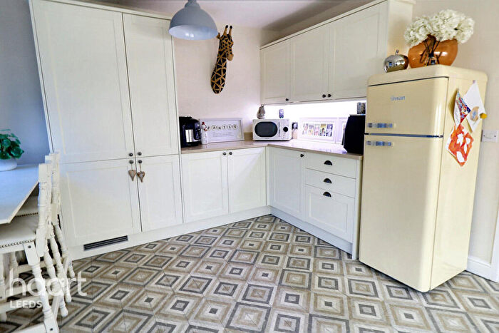 3 Bedroom Semi-Detached House For Sale In White Laithe Gardens, Leeds, LS14