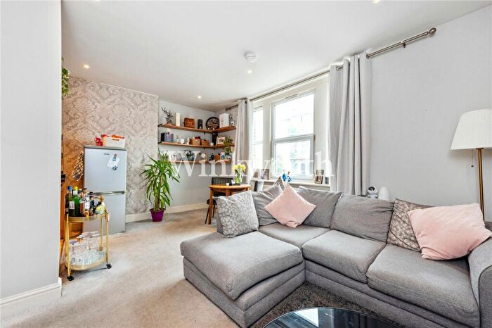 2 Bedroom Apartment To Rent In Hampden Road, London, N8