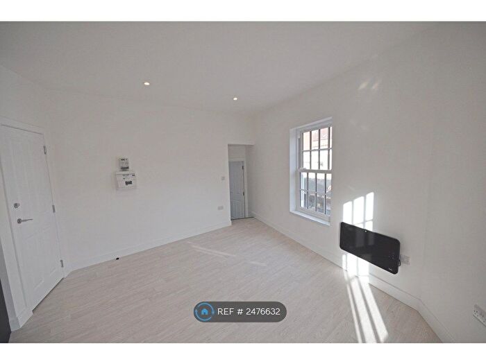 1 Bedroom Flat To Rent In Queens Road, Nuneaton, CV11