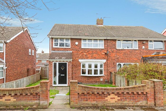 3 Bedroom Semi Detached House For Sale In Dodsworth Walk, Hartlepool, TS27