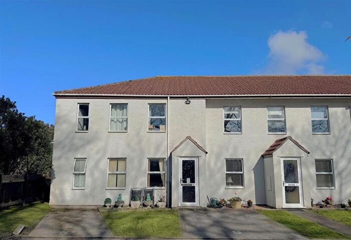 2 Bedroom Flat For Sale In Myrtle Drive, Burnham-On-Sea, TA8