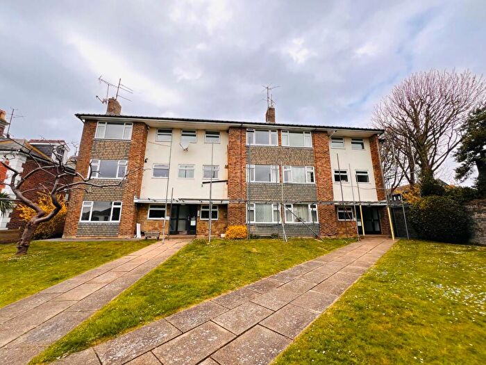 2 Bedroom Apartment To Rent In Ocklynge Avenue, Eastbourne, BN21