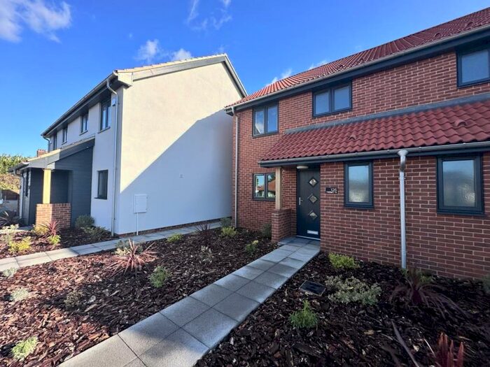 3 Bedroom Semi-Detached House To Rent In North Walsham Road, Norwich, NR6