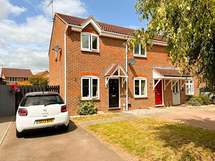 2 Bedroom End Of Terrace House To Rent In Macgregor Drive, Wickford, SS12