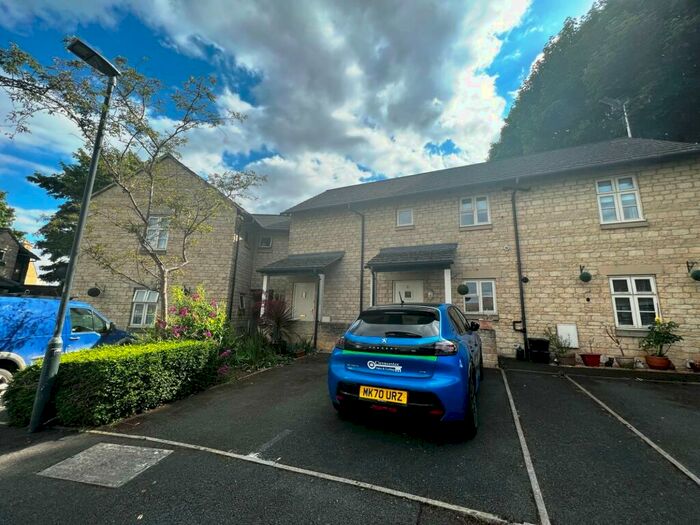 2 Bedroom Apartment To Rent In Jubilee Green, Cirencester, GL7