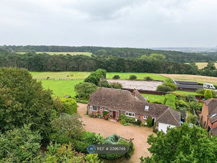 4 Bedroom Detached House To Rent In Heath Road, Great Brickhill, Buckinghamshire, MK17