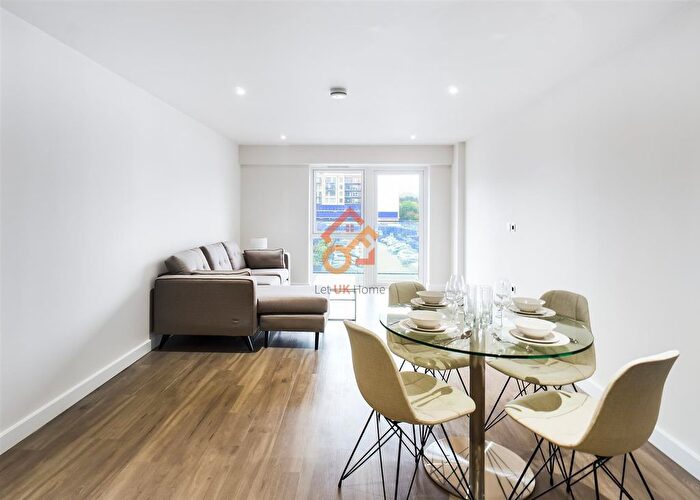 2 Bedroom Flat To Rent In Capri House, Beaufort Square, London, NW9