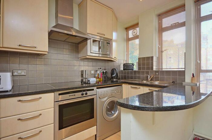 1 Bedroom Flat To Rent In Park Crescent, Marylebone, London, W1B