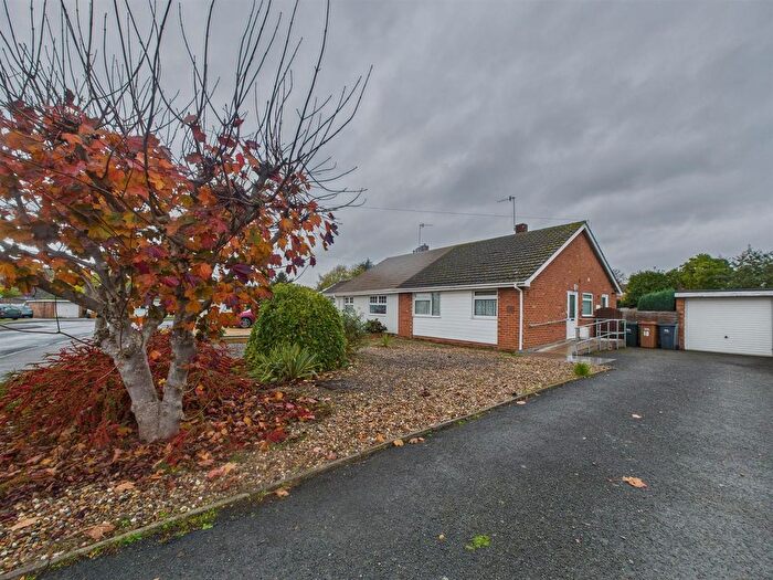 2 Bedroom Semi Detached Bungalow For Sale In Alton Park, Callow End, Worcester, WR2