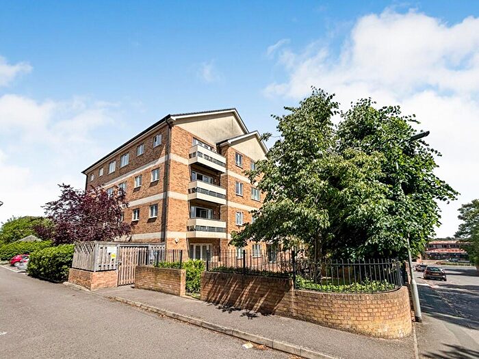 3 Bedroom Apartment To Rent In Branagh Court, Reading, RG30