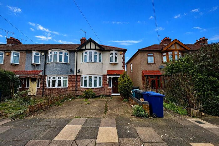 3 Bedroom Terraced House For Sale In Ferrymead Drive, Greenford, UB6