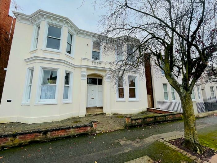 2 Bedroom Apartment To Rent In Russell Terrace, Leamington Spa, CV31