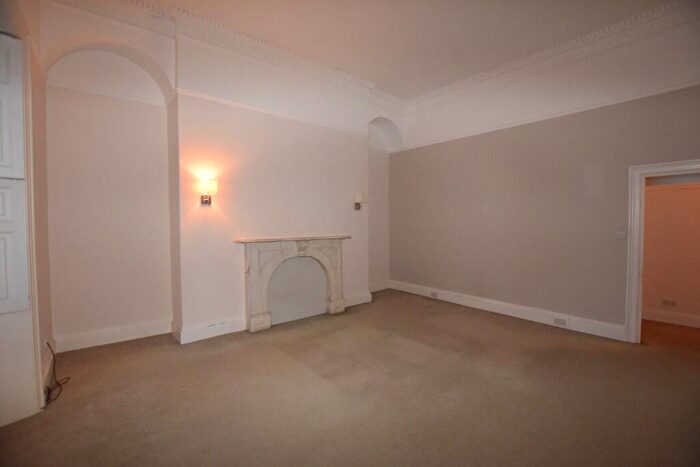 1 Bedroom Flat To Rent In Great Pulteney Street, Bath, Somerset, BA2