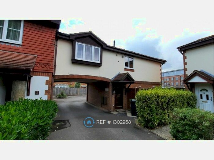 2 Bedroom End Of Terrace House To Rent In Templeton Close, Portsmouth PO2