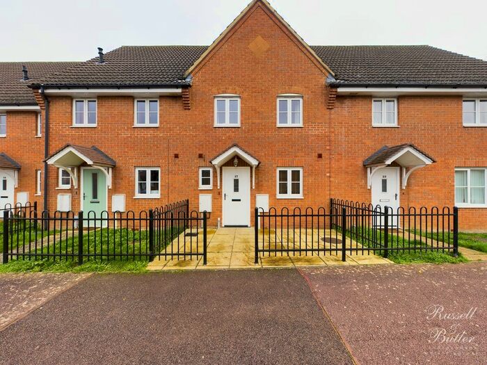 2 Bedroom Terraced House To Rent In Embleton Way, Buckingham, MK18
