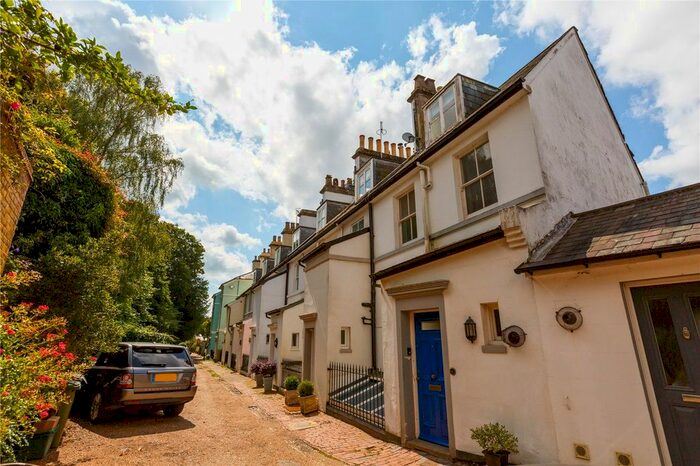 4 Bedroom Terraced House To Rent In Cumberland Walk, Tunbridge Wells, Kent, TN1