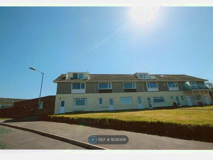 2 Bedroom Flat To Rent In Porth, Newquay, TR7