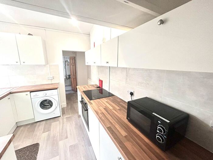 4 Bedroom House Of Multiple Occupation To Rent In Queen Street, , Treforest, CF37