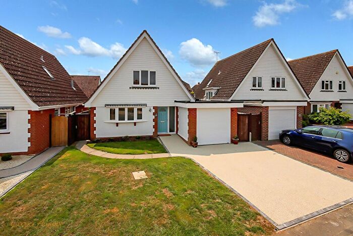 3 Bedroom Detached House For Sale In Greenwood Drive, Angmering, BN16