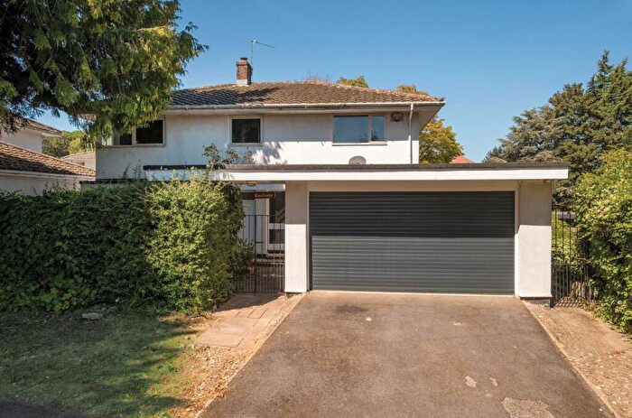 4 Bedroom Detached House For Sale In Distinctive Modernist Residence - Queens Avenue, Maidstone, ME16