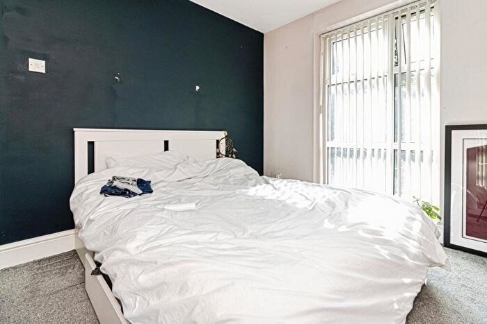 2 Bedroom Apartment For Sale In Upper Chorlton Road, Manchester, M16