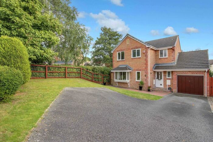 3 Bedroom Detached House For Sale In Swallow Close, Barnstaple, EX32