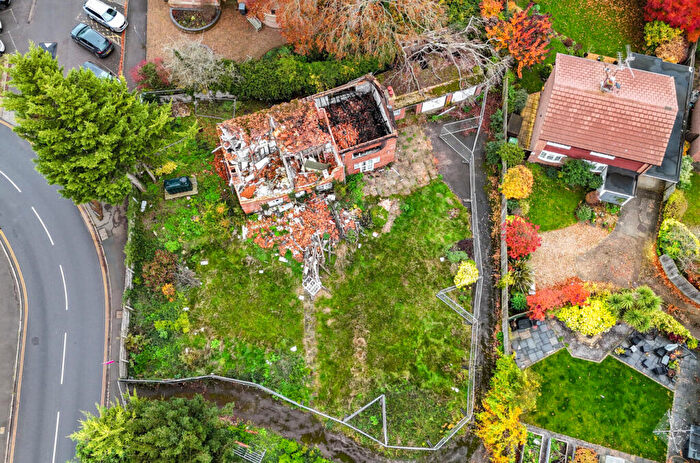 4 Bedroom Detached House For Sale In West End Road, Mortimer Common, Reading, Berkshire, RG7