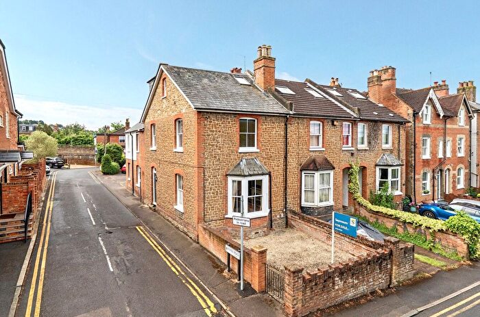 4 Bedroom End Terrace House For Sale In Guildford, Surrey, GU1