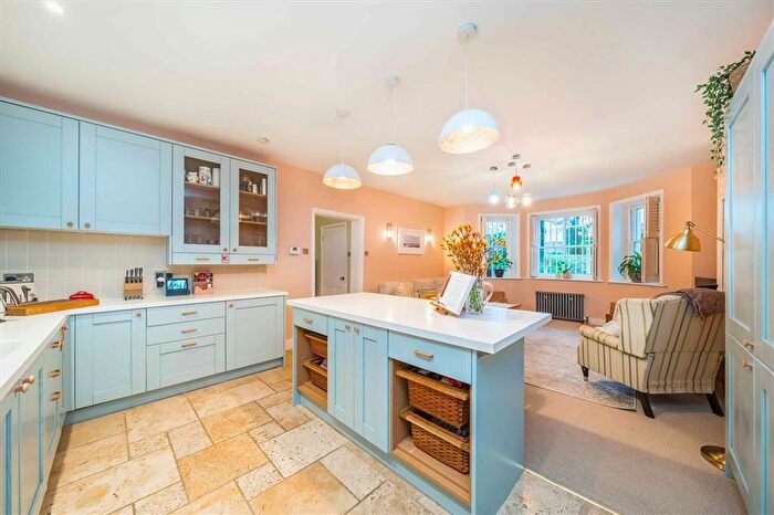 2 Bedroom Flat For Sale In Stratheden Road, Blackheath, SE3