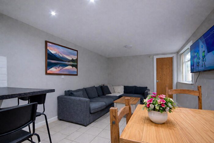 8 Bedroom Private Halls To Rent In Merthyr Street, Cathays, CF24