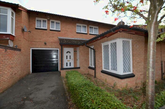 3 Bedroom Terraced House To Rent In Underwood Place, Oldbrook, MK6